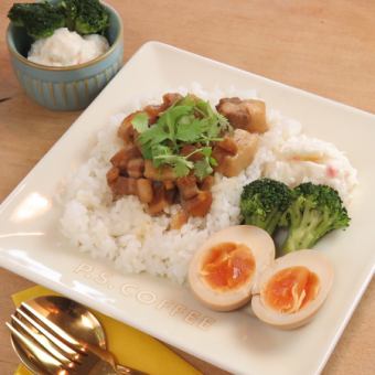 每日米饭和饮料套餐♪（可以加100日元换成意大利面套餐）