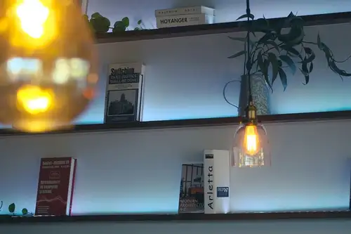 落ち着いた雰囲気の店内