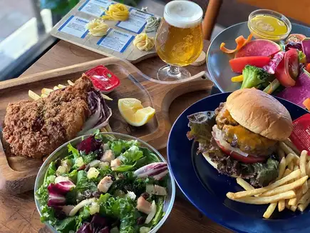 【平日ランチ】ハンバーガーが５種から選べる！ランチメニューのあれこれまとめて楽しむコース！