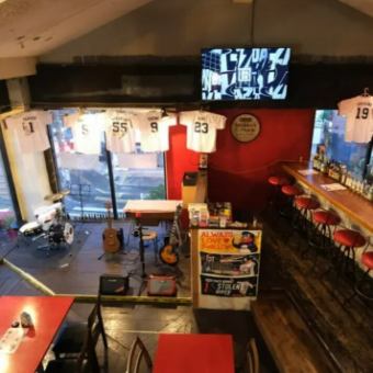 結婚式の二次会や会社のご宴会、打ち上げなど、大人数でのパーティーには貸切利用がおすすめです。10名様から貸切を承っておりますので、ご予算や人数に合わせてお気軽にご相談ください。音楽イベントやDJパーティーなど、特別なイベントにも対応可能です。