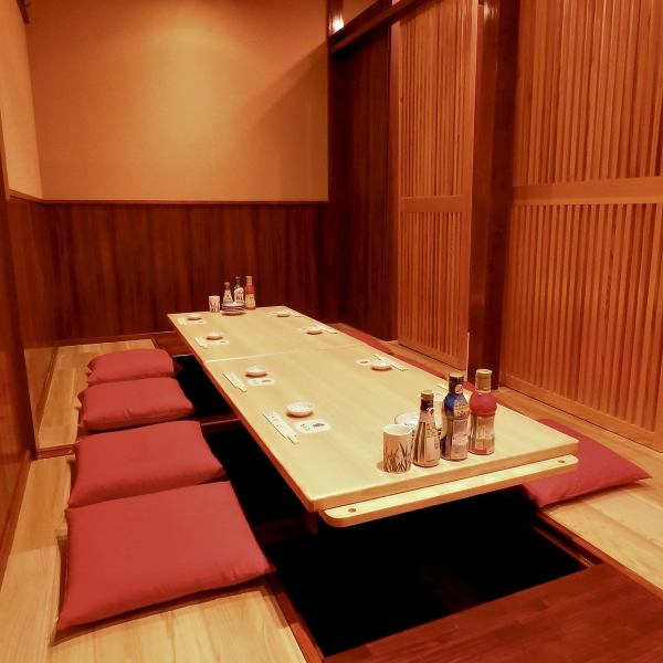 You can relax in the private room separated by a lattice door with a sunken kotatsu.Please use it for various parties such as workplace welcome and farewell parties, New Year's parties, etc.