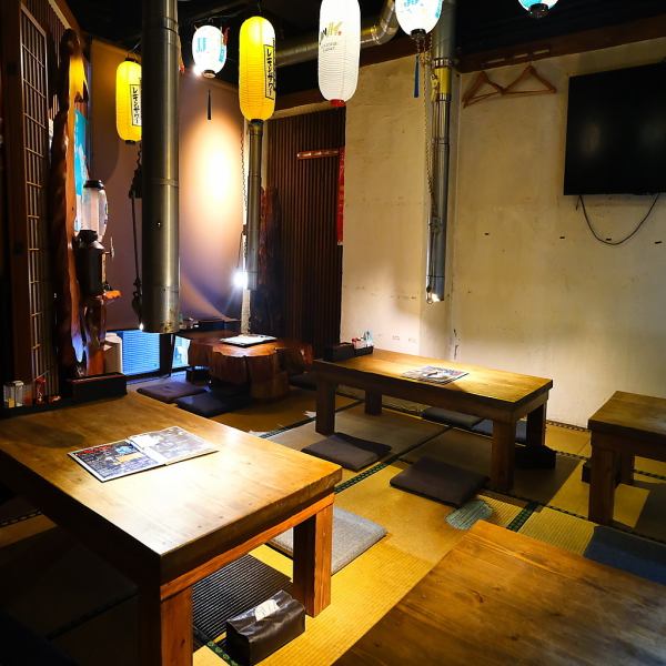 各テーブルに七輪とダクトが設置されており、少人数から大人数まで料理を存分に楽しむことができます。