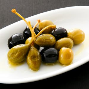 オリーブ盛り合わせ