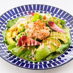 蟹とアボカドのサラダ