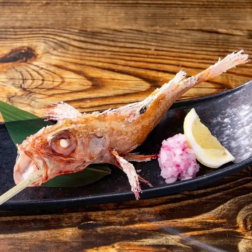 Kinki (rockfish) grilled in the primitive style
