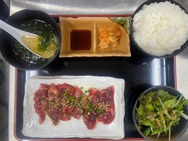 Enjoy a hearty yakiniku lunch♪