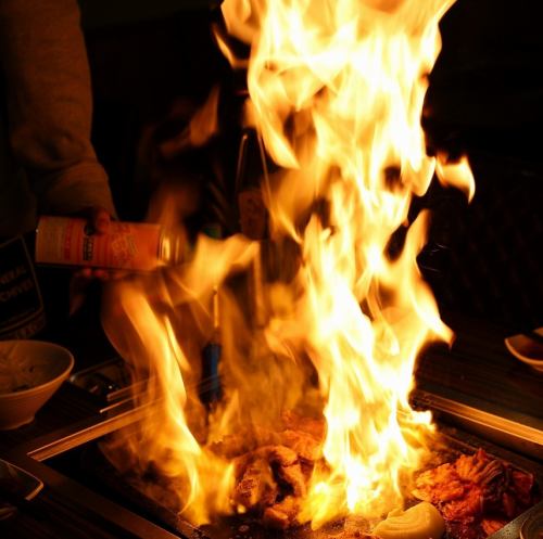 美味しいお肉を食べながら