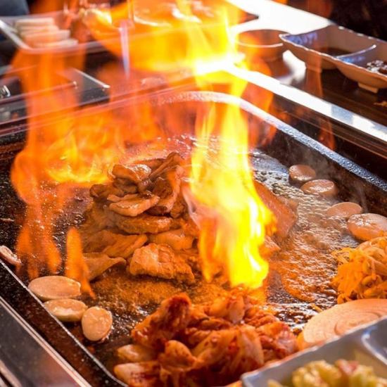 ランチからでもサムギョプサル♪盛り上がれること間違いなし!