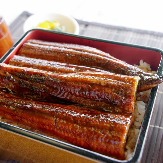 【特別鰻魚套餐】8道菜品，包含3小時無限暢飲的豪華鰻魚7,000日圓⇒5,500日圓