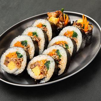 Bulgogi and vegetable kimbap