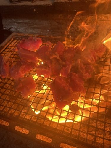正宗的炭烤美食，充分展现食材的美味。