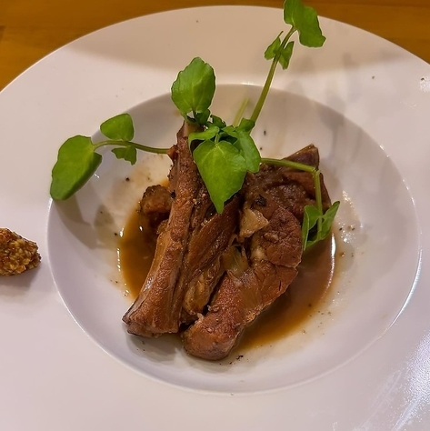 スペアリブの赤ワイン煮込みのほろほろお肉がたまらない♪