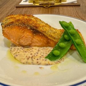 鮭の香草パン粉焼き