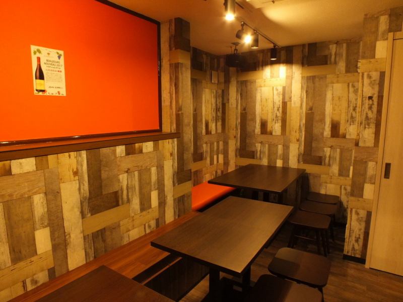 You can use charter for 14 people! It is great for drinking party with friends and company colleagues ♪ There are abundant kinds of alcohol such as beer · cocktail · sake · shochu · whiskey as well as wine.Course dishes with all you can drink, so feel free to inquire ♪