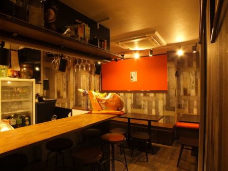 One person can also enjoy! Because it is an open kitchen, it is a pleasant seating with a view of the kitchen.