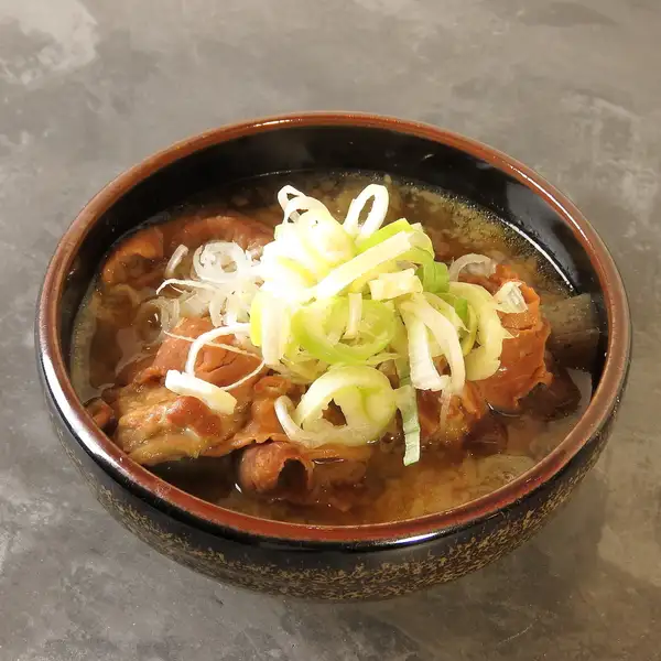 【でかいもつを贅沢に堪能！】もつ煮◆10時間以上煮込んだ極上もつ煮。お酒が進む逸品♪