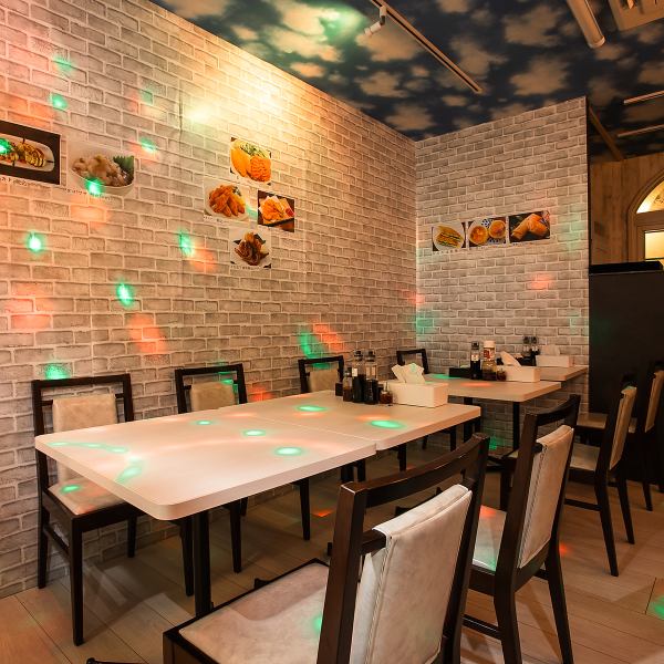 We have table seats that can seat up to 8 people! Women's parties and after-parties are also welcome! You can use the karaoke and monitors in the store for free, so you are sure to have a great time♪ Please feel free to contact us!