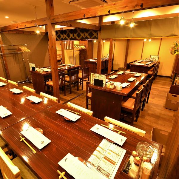 Private rooms can accommodate up to 50 people! We also accept reservations for private reservations! Many people think that it is a bit like taking off footwear for digging kotatsu? Our private room is a table type with all seats! Don't worry about taking it off!