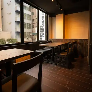 Table seating.You can enjoy your meal in a relaxed and comfortable atmosphere.[Seafood/Sashimi/All-you-can-drink/Sake/Charcoal-grilled/Fish/Robatayaki/Sakae/Sakae Station/Nishiki/Fushimi/Izakaya/Banquet/Fushimi Station/Nagoya]