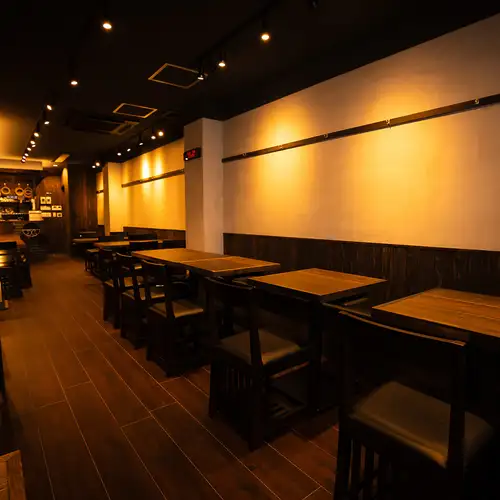 Our spacious table seating can accommodate 2, 4, 6, 8, 10, and up to 33 people, depending on the size of your party.Please feel free to use it.[Seafood/Sashimi/All-you-can-drink/Sake/Charcoal-grilled/Fish/Robatayaki/Sakae/Sakae Station/Nishiki/Fushimi/Izakaya/Banquet/Fushimi Station/Nagoya]
