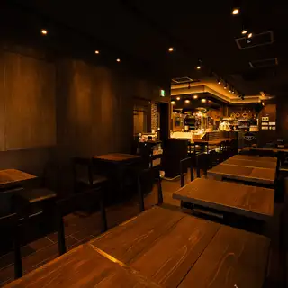 Our spacious table seating can accommodate 2, 4, 6, 8, 10, and up to 33 people, depending on the size of your party.Please feel free to use it.[Seafood/Sashimi/All-you-can-drink/Sake/Charcoal-grilled/Fish/Robatayaki/Sakae/Sakae Station/Nishiki/Fushimi/Izakaya/Banquet/Fushimi Station/Nagoya]