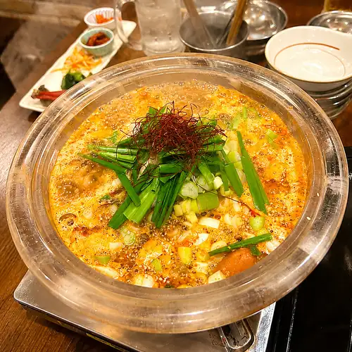 牛骨白湯スンドゥブ鍋（Mサイズ）