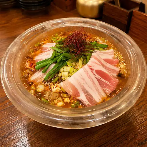 牛骨白湯スンドゥブ肉モツ鍋（Sサイズ）