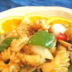 Sichuan stir-fried squid and cashew nuts