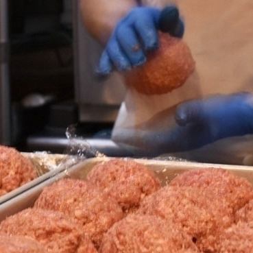 Hamburger sticks to hand kneading