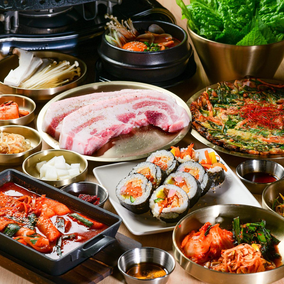 您可以在安静的空间中享用丰富多彩的韩国料理！请与您的配偶、家人等一起来！