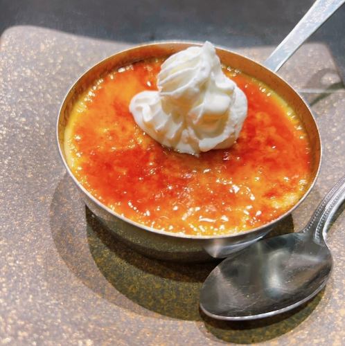 Homemade brulee / Homemade Ushikura cheesecake each