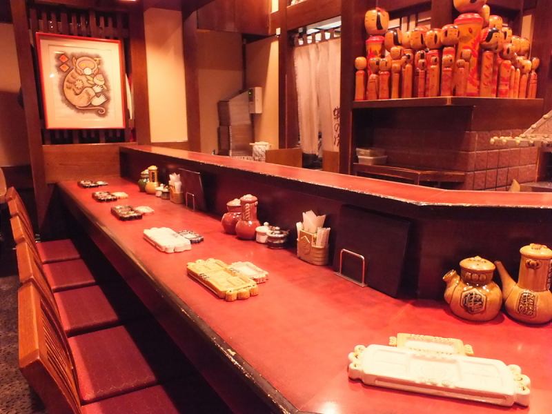 [1 person ~ counter] A cozy shop with a Japanese atmosphere.There is also a counter seat that can be used casually from 1 person ◎ How about an adult date at the counter seat where you can sit side by side for easy conversation ♪ Please enjoy freshly fried kushikatsu in a calm atmosphere.