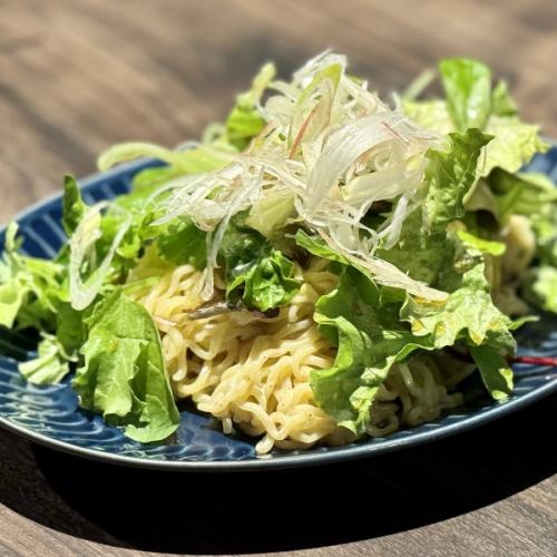 ラーメンサラダ 焙煎胡麻ドレッシングとポン酢