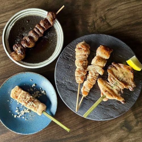 全て北海道産の鶏肉を使用！中札内町をメインとし知床や新得地鶏などとにかく北海道にこだわる焼き物の数々