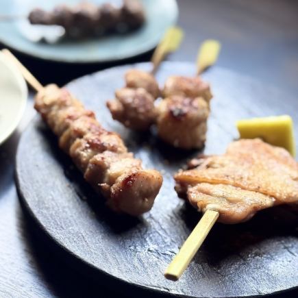 1時間30分飲み放題＋北海道中札内「田舎どり」焼き鳥5種など全11品コース5000円(税込)