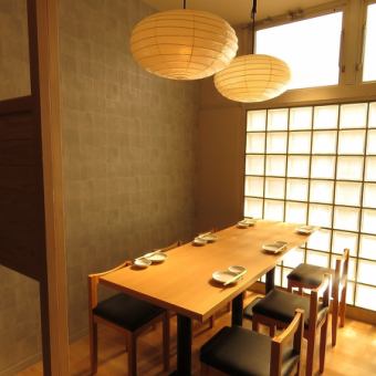 There are four semi-private tables.All-you-can-eat meat sushi, yakitori, and Korean food starts from 2,500 yen.This special plan is limited to three groups per day, and even weekday use is a great deal!