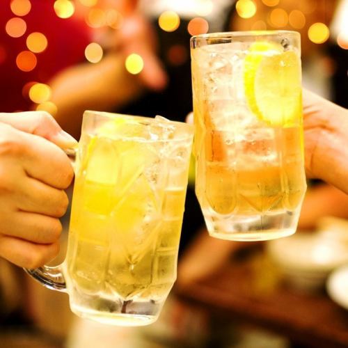 料理2品＋2h飲み放題サク飲みコース♪2000円（税込）+500円でプレミアム飲み放題に！