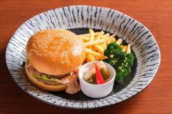 お食事2位ぶりすオリジナルハンバーガー