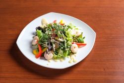 Shrimp and avocado salad (with wasabi mayonnaise)