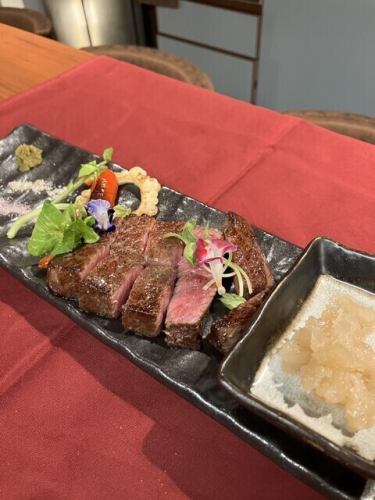 Carefully selected beef steak 100g~