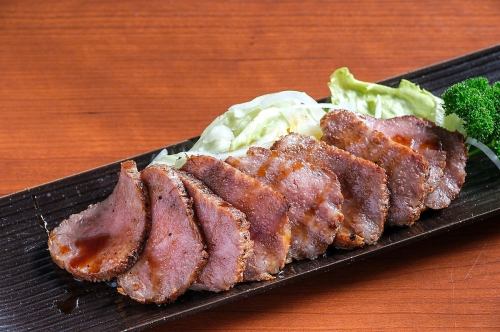 100g of carefully selected roast beef