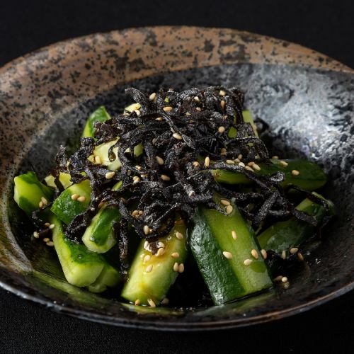 Salted kelp and cucumber