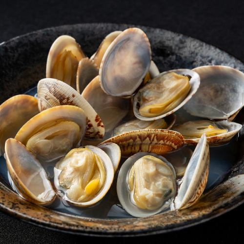 Steamed clams in sake / Clams in butter (each)