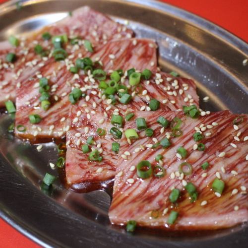 Offering fresh Wagyu beef offal and high-quality Japanese black beef at reasonable prices