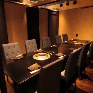 Table seats for up to 10 people.[Machida/Yakiniku/Private room/Anniversary/Birthday/Girls' party/Farewell party/Welcome party/Year-end party/New Year's party/Banquet/All-you-can-drink/Meat/Date]