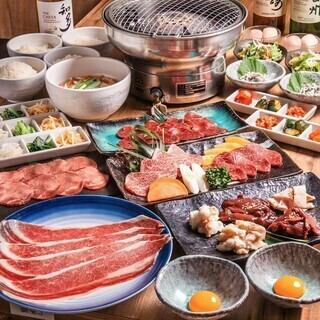 宴会に最適、厳選焼肉と多彩なメニューを堪能！2.5時間飲み放題付き牛者満足コース、牛者欲張りコースなど