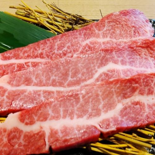 [A meaty rib with a refreshing taste!?] A cut that is essential for yakiniku connoisseurs: Japanese black beef frankfurter♪