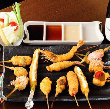 [+2,200 yen with all-you-can-drink for 90 minutes!!] Chef's choice course: from 130 yen *The price varies depending on the number of kushikatsu.