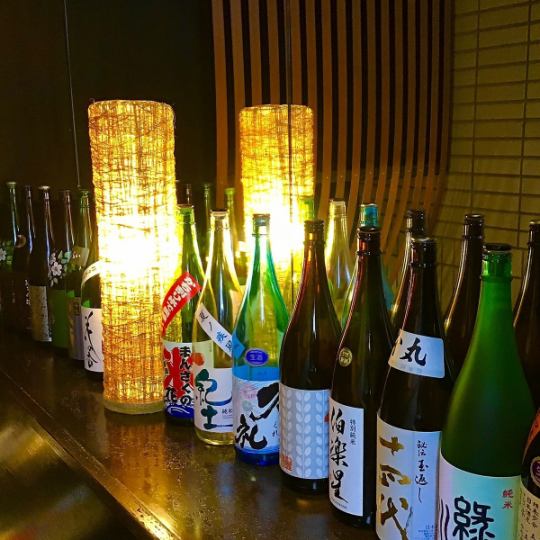 全国47都道府県から厳選した日本酒100種類以上を日替わりでご用意しております！