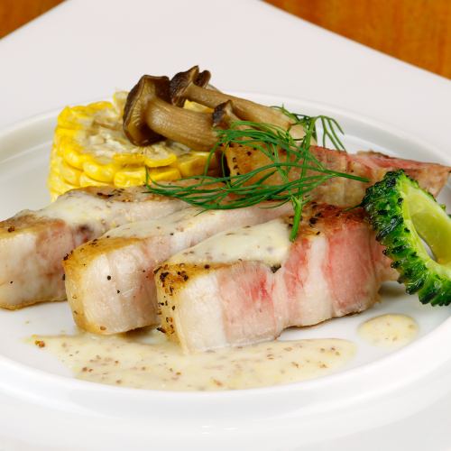 Charcoal-grilled grilled pork loin with fire grain mustard sauce